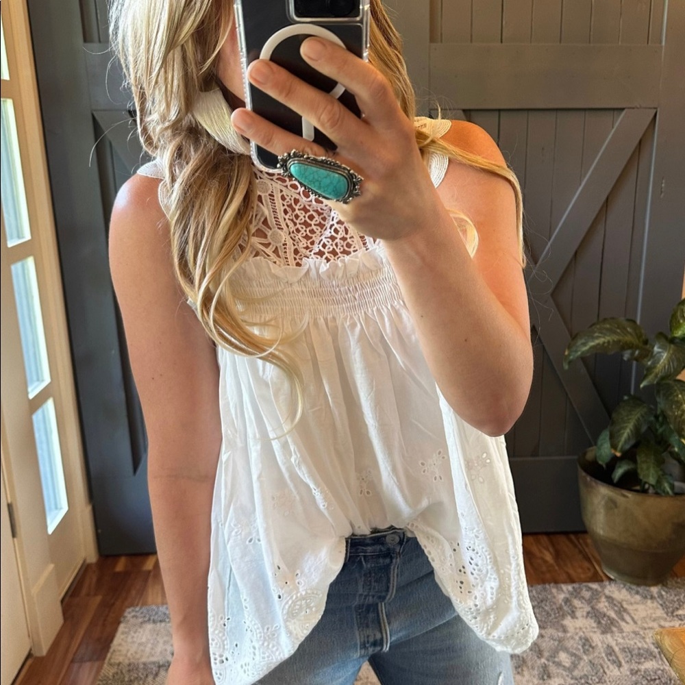 New Women's White Eyelet Layering Lace Sleeveless Tank Top Baby Doll Blouse NWT - Picture 3 of 10